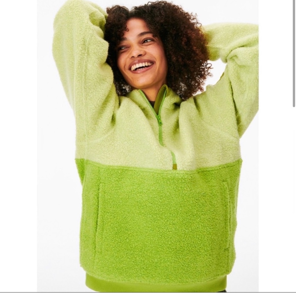 NWT Outdoor Voices Megafleece in Pistachio
